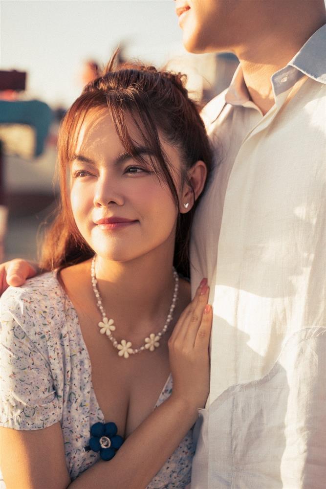 Phạm Quỳnh Anh tuổi 39: Mẹ 3 con gợi cảm, hạnh phúc bên bạn trai kém tuổi-9