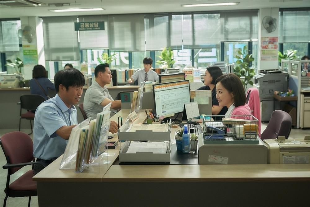 Sự trở lại bất ngờ của quốc bảo nhan sắc Kim Hee Sun-2