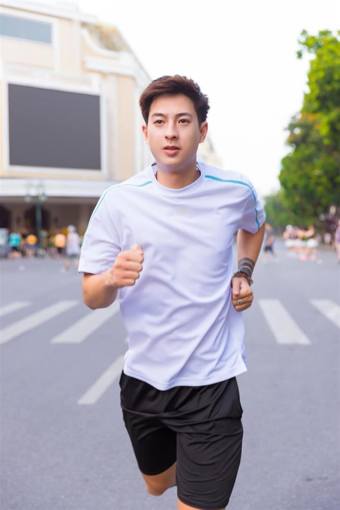 Hot boy cầu lông Phạm Hồng Nam lên xe hoa với bạn gái yêu 5 năm-2