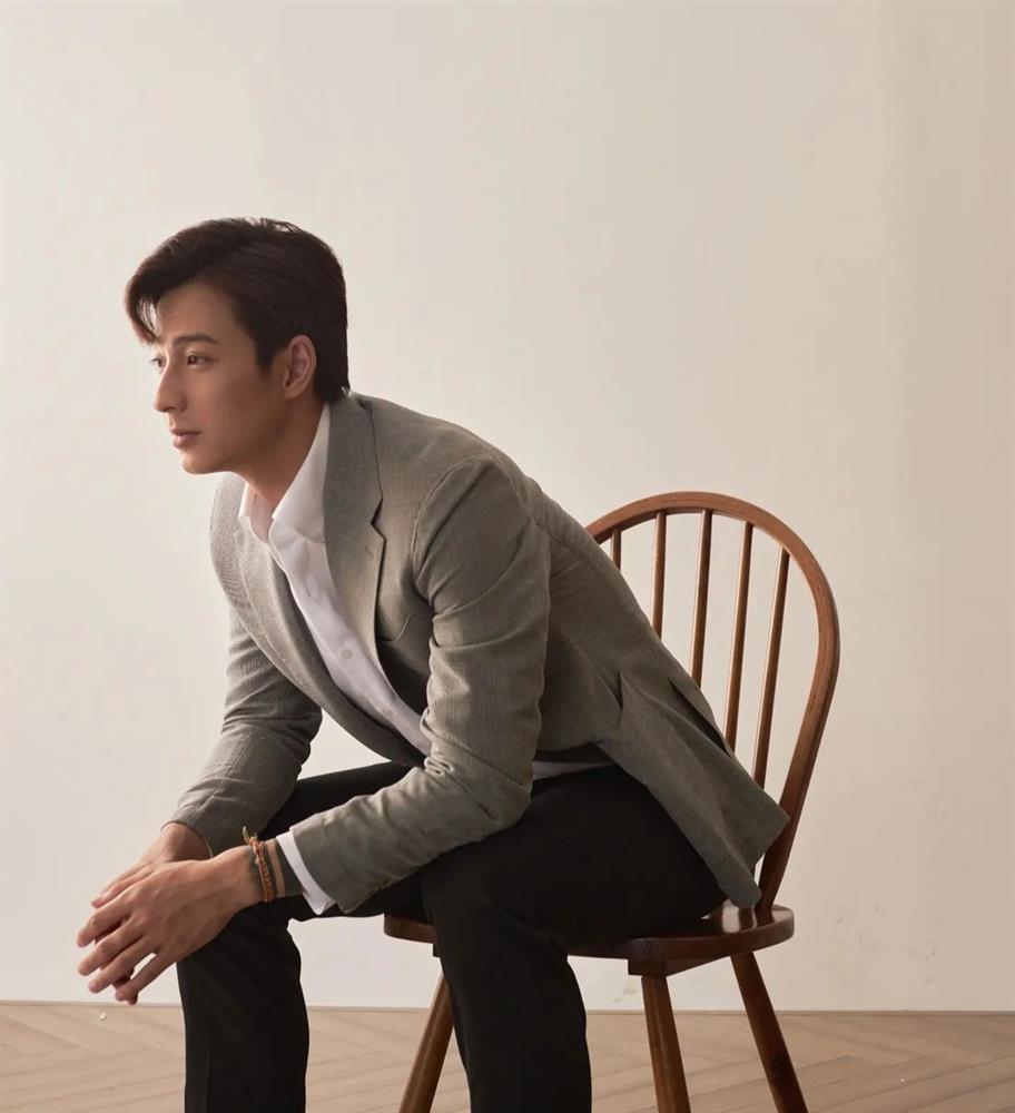 Hot boy cầu lông Phạm Hồng Nam lên xe hoa với bạn gái yêu 5 năm-5