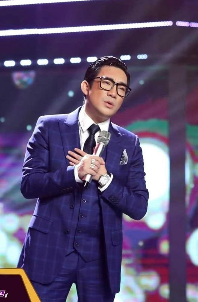 Nam ca sĩ Việt nổi tiếng, 42 tuổi vẫn chưa lấy vợ, ám ảnh chuyện cha và anh mất vì ung thư-5