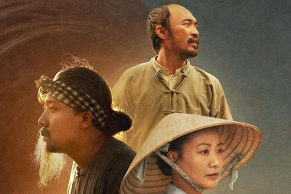 Trấn Thành tình tứ hôn má Hari Won giữa sự kiện ra mắt phim-5