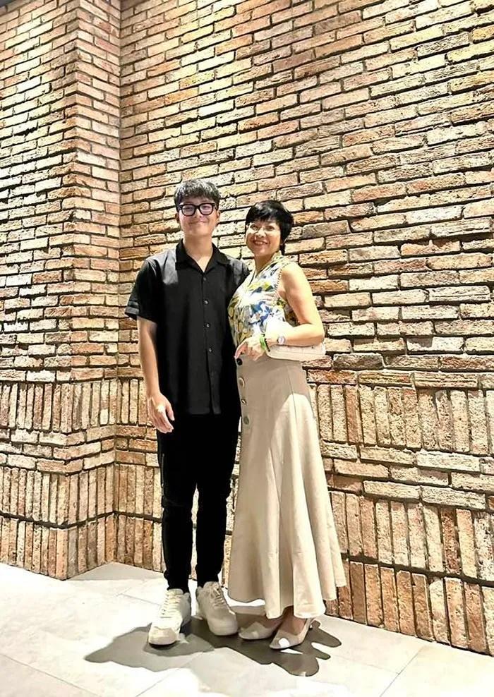 Con trai MC Thảo Vân trở thành tân sinh viên, ngoại hình bảnh bao tuổi 18 gây chú ý-5