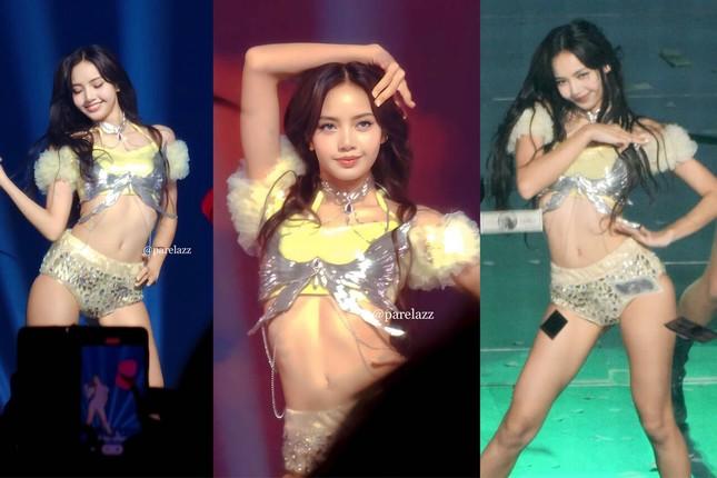 Đồ hiệu giá 1,49 tỷ đồng của BlackPink trong đêm diễn cuối-15