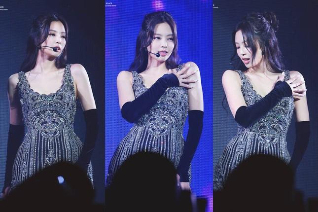 Đồ hiệu giá 1,49 tỷ đồng của BlackPink trong đêm diễn cuối-3