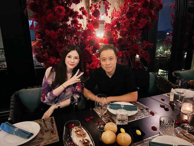 Phản ứng con dâu tỷ phú Hoàng Kiều về cuộc sống của bố chồng sau vỡ nợ, nói sự thật chuyện làm dâu hào môn-1