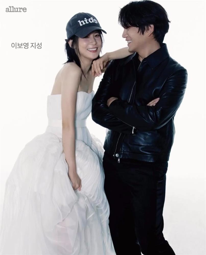 Ji Sung - Lee Bo Young tung ảnh cưới nhân kỷ niệm 10 năm kết hôn-1