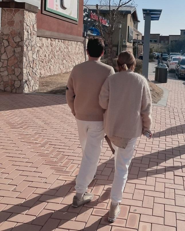 Nữ ca sĩ sốc vì đọc báo mới biết chồng đệ đơn ly hôn sau 7 tháng cưới-2