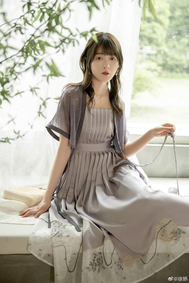 Châu Tinh Trì gặp lại con gái nuôi sau 10 năm-4