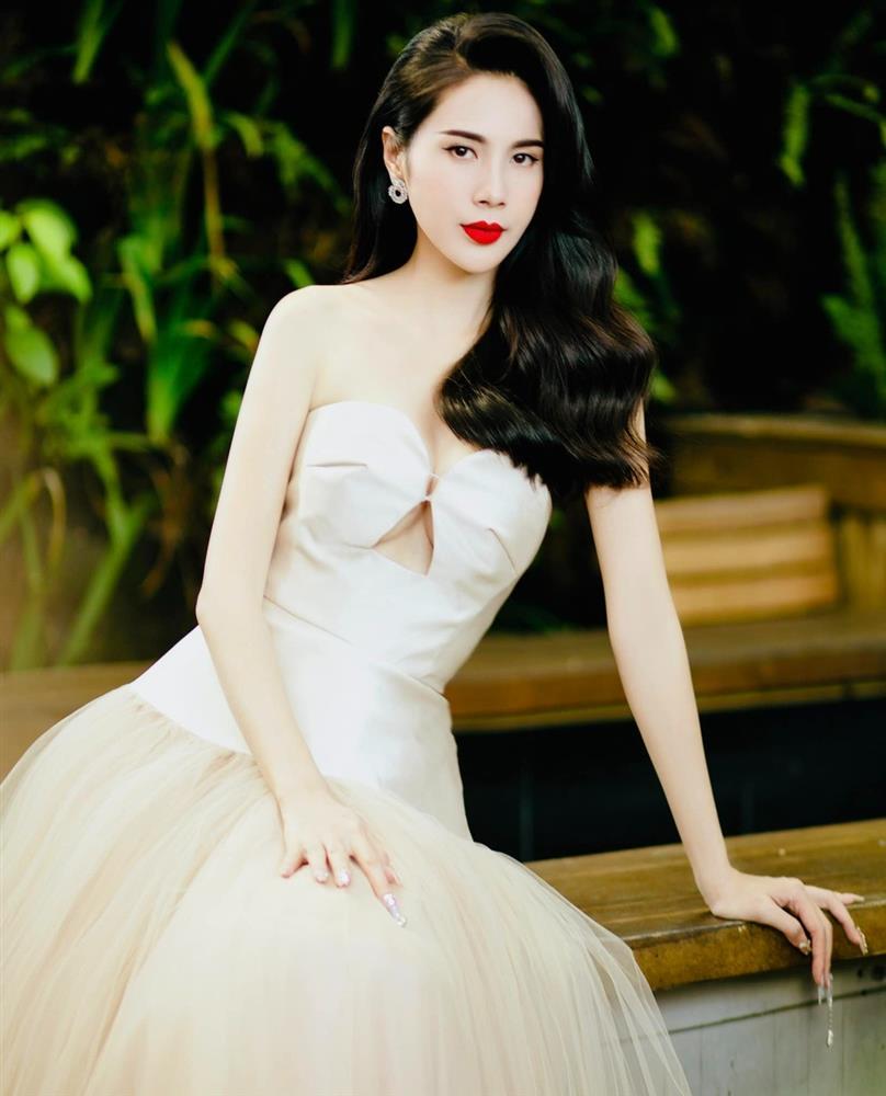 Ca sĩ Thủy Tiên tuổi 37: Bán hàng online, ở biệt thự xa hoa-1