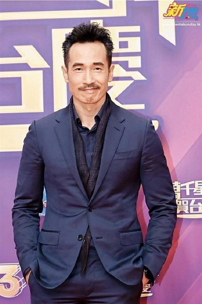 Showbiz Hong Kong khó khăn: Nghệ sĩ chuyển nghề, tới đại lục lập nghiệp-4