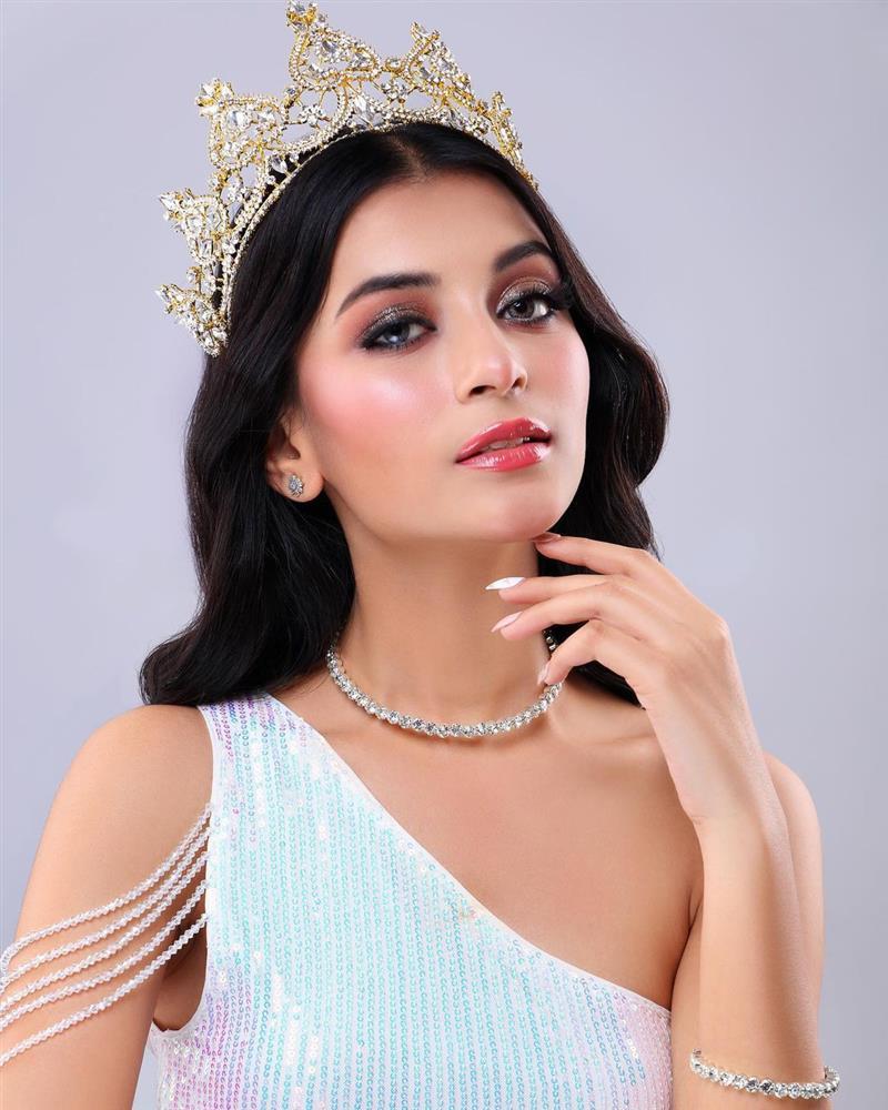 Mặt mộc của tân Hoa hậu Hòa bình Ấn Độ-1
