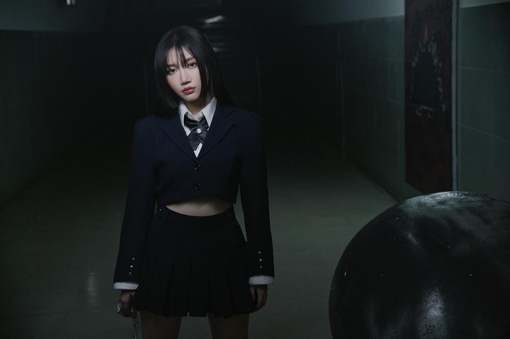 Diva Hà Trần, Hoa hậu Thiên Ân đóng MV của Orange-2