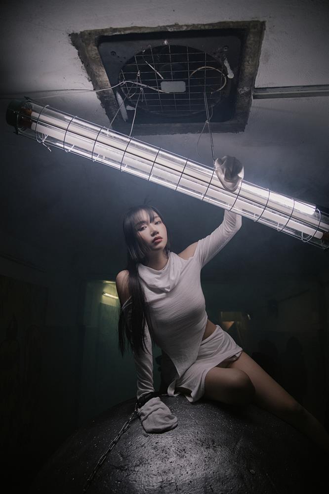 Diva Hà Trần, Hoa hậu Thiên Ân đóng MV của Orange-1