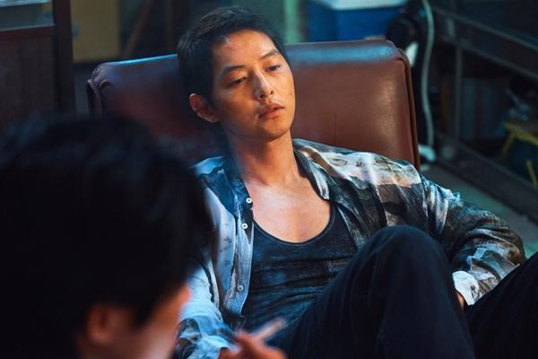 Song Joong Ki phá vỡ khuôn mẫu với vai diễn mới trong phim Hopeless-1