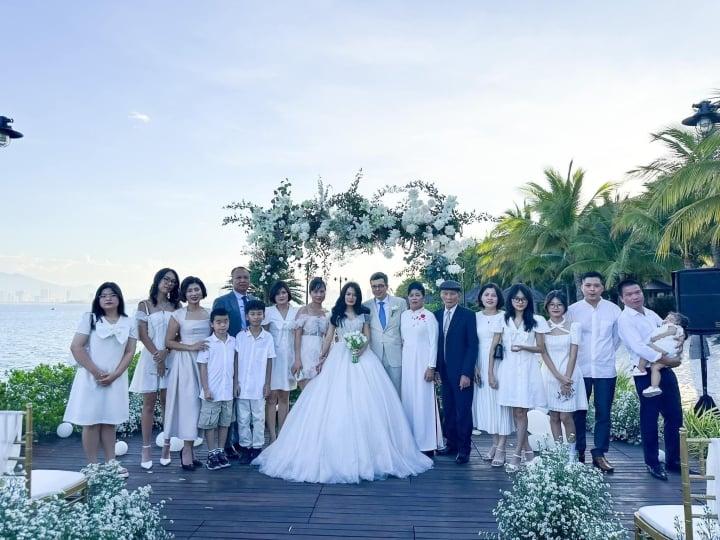 Đám cưới lãng mạn của nữ cá mập trẻ nhất và chồng doanh nhân người Pháp-7