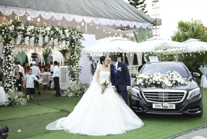 Đám cưới lãng mạn của nữ cá mập trẻ nhất và chồng doanh nhân người Pháp-2