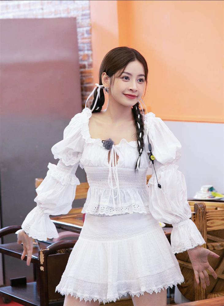 Trước khi mở quán phở ở Thượng Hải, Chi Pu đã hot khắp Trung Quốc nhờ lối mặc gợi cảm-3