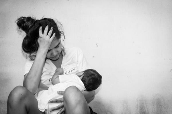 Đưa con gái đi mua quà sinh nhật, bố tôi bỏ về vì cuộc điện thoại khiến cả gia đình tan nát-3