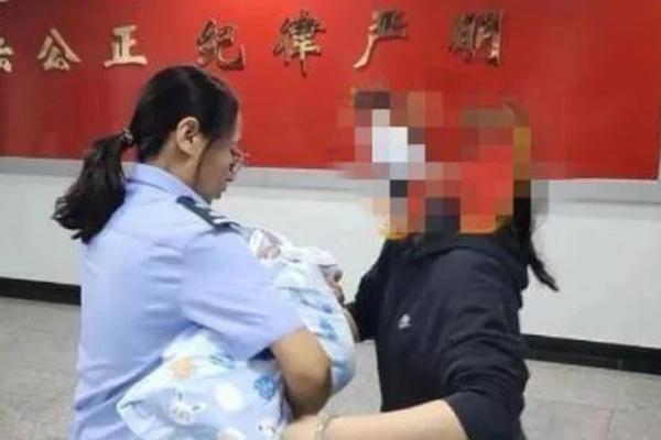 Tưởng con chết lúc sinh, 33 năm mới biết giám đốc bệnh viện đem cho người khác-3