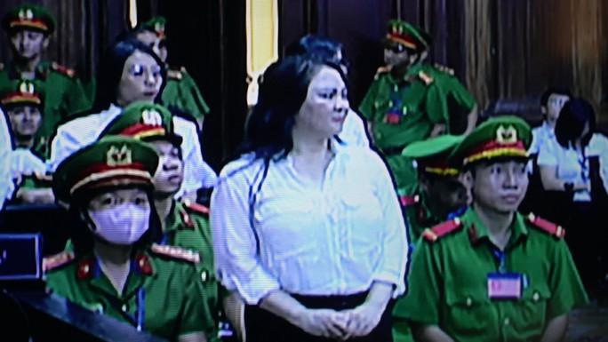 Xét xử vụ án Nguyễn Phương Hằng: Bà Đặng Thị Hàn Ni, ông Nguyễn Đức Hiển nói gì tại tòa?-1