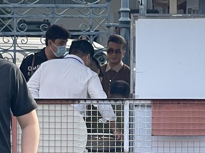 Xét xử vụ án Nguyễn Phương Hằng: Bà Đặng Thị Hàn Ni, ông Nguyễn Đức Hiển nói gì tại tòa?-2