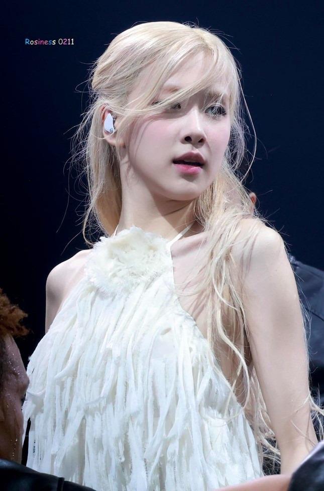 Chỉ Rosé trong nhóm BlackPink gia hạn hợp đồng với YG?-1