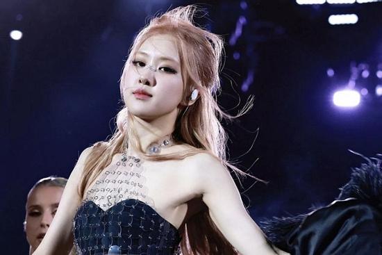 Chỉ Rosé trong nhóm BlackPink gia hạn hợp đồng với YG?