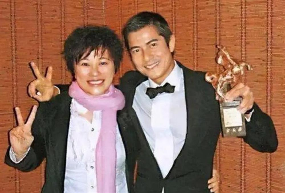 Người phụ nữ đặc biệt phía sau thành công và sự giàu có của Quách Phú Thành-2