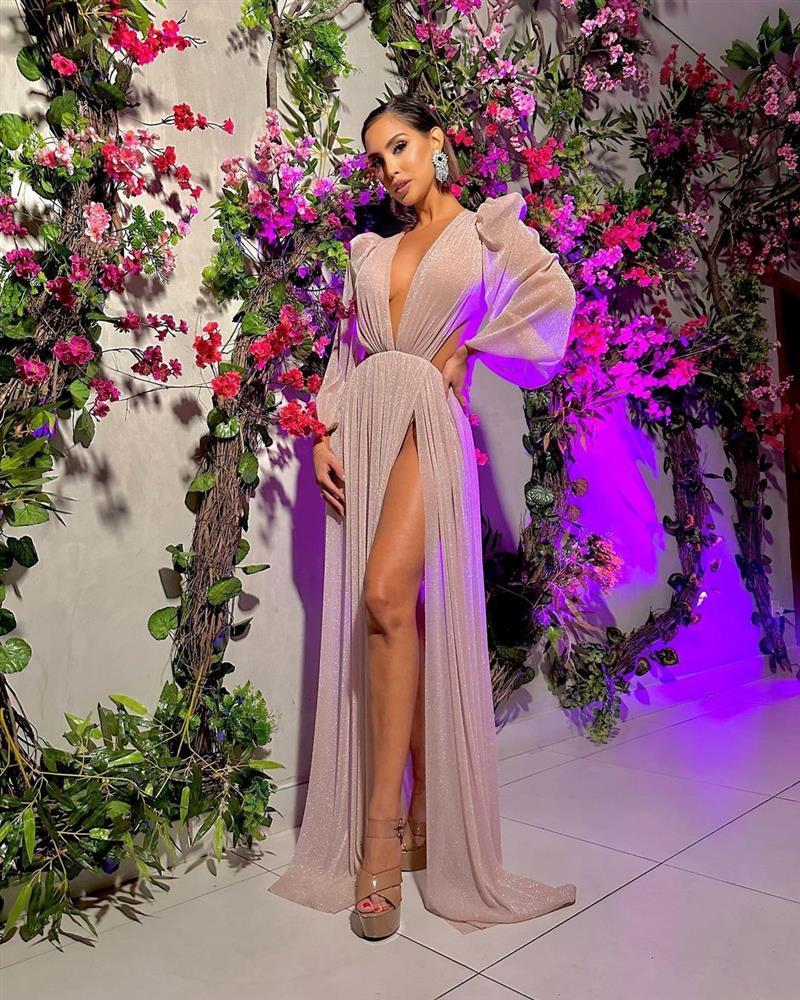 Người đẹp đầu tiên khởi hành sang Việt Nam thi Hoa hậu Hòa bình-19