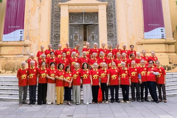 Nhóm bạn Hà Nội họp lớp tiểu học sau 22 năm, tìm thấy nhau chỉ trong 1 tuần-4