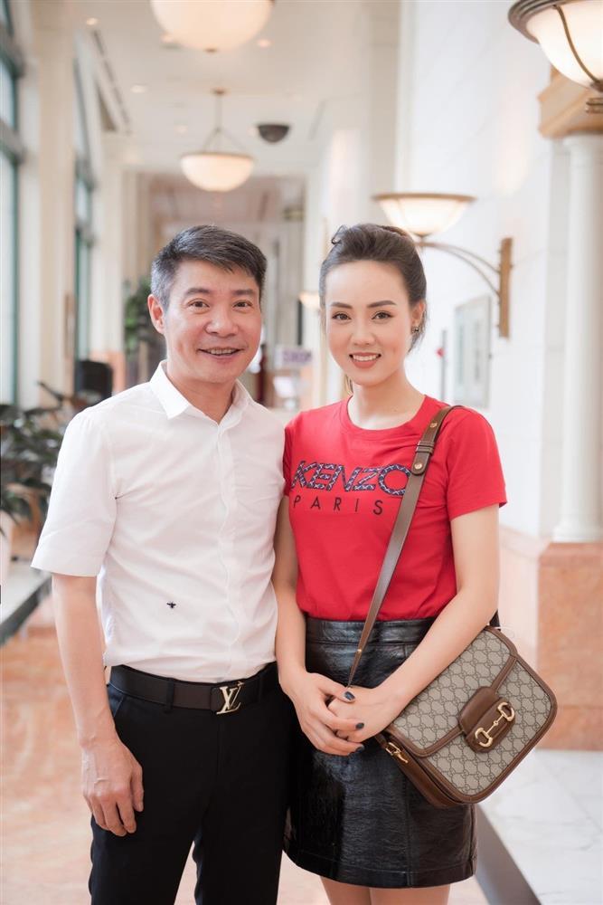 Vợ NSND Công Lý nói gì về tin đồn khó khăn quá phải thanh lý hàng hiệu?-2