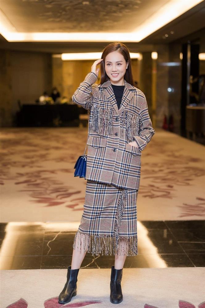 Vợ NSND Công Lý nói gì về tin đồn khó khăn quá phải thanh lý hàng hiệu?-4