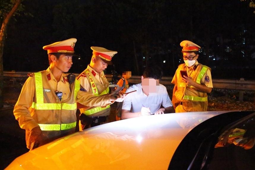 Chủ tịch phường ở Hà Nội lý giải việc không chấp hành thổi nồng độ cồn-2