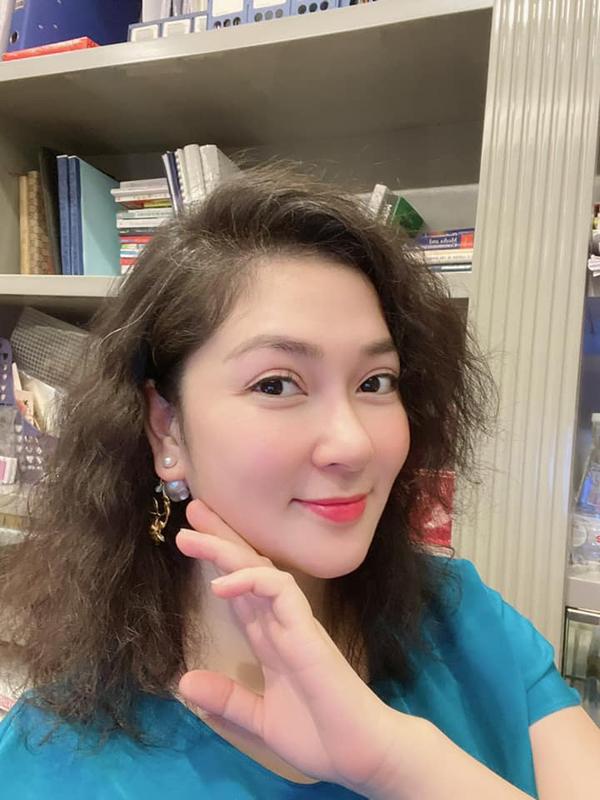 Hoa hậu Nguyễn Thị Huyền: Gương mặt từ khuôn trăng đầy đặn đến vline gây sửng sốt-7