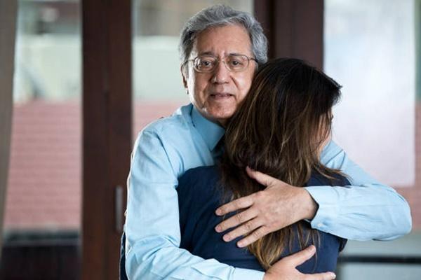 Cô dâu U60 mời tất cả gái chưa chồng trong làng đến đám cưới-3