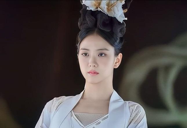 Jisoo trùm kín mặt sau tin rời BlackPink-8