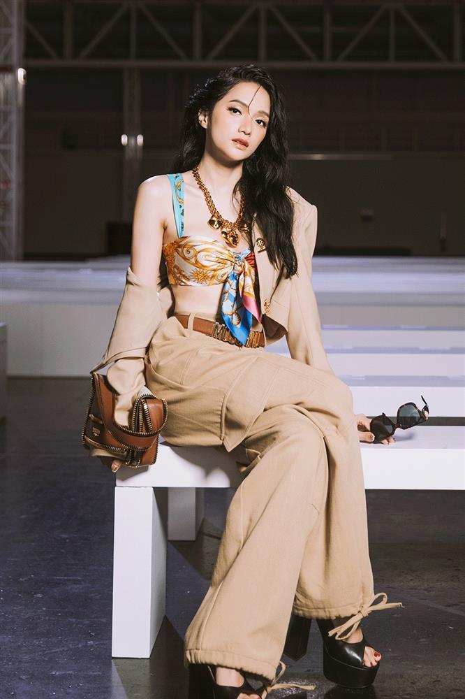 Hương Giang đẹp như một nữ thần bên Ngu Thư Hân, Hoa hậu Pia Wurtzbach-1