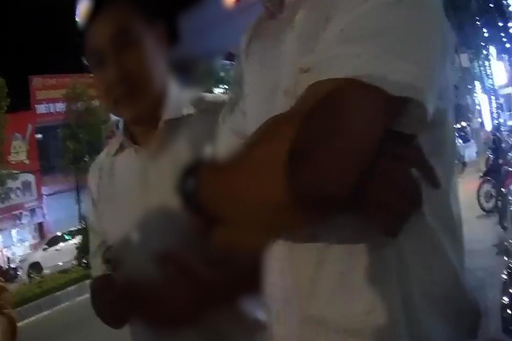 Clip tài xế ô tô cấp cứu Bệnh viện Quảng Nam thừa nhận uống bia trước khi lái xe-2