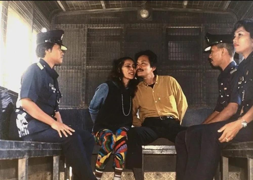 Ca sĩ nổi tiếng rẽ hướng thành phù thủy giết người-2