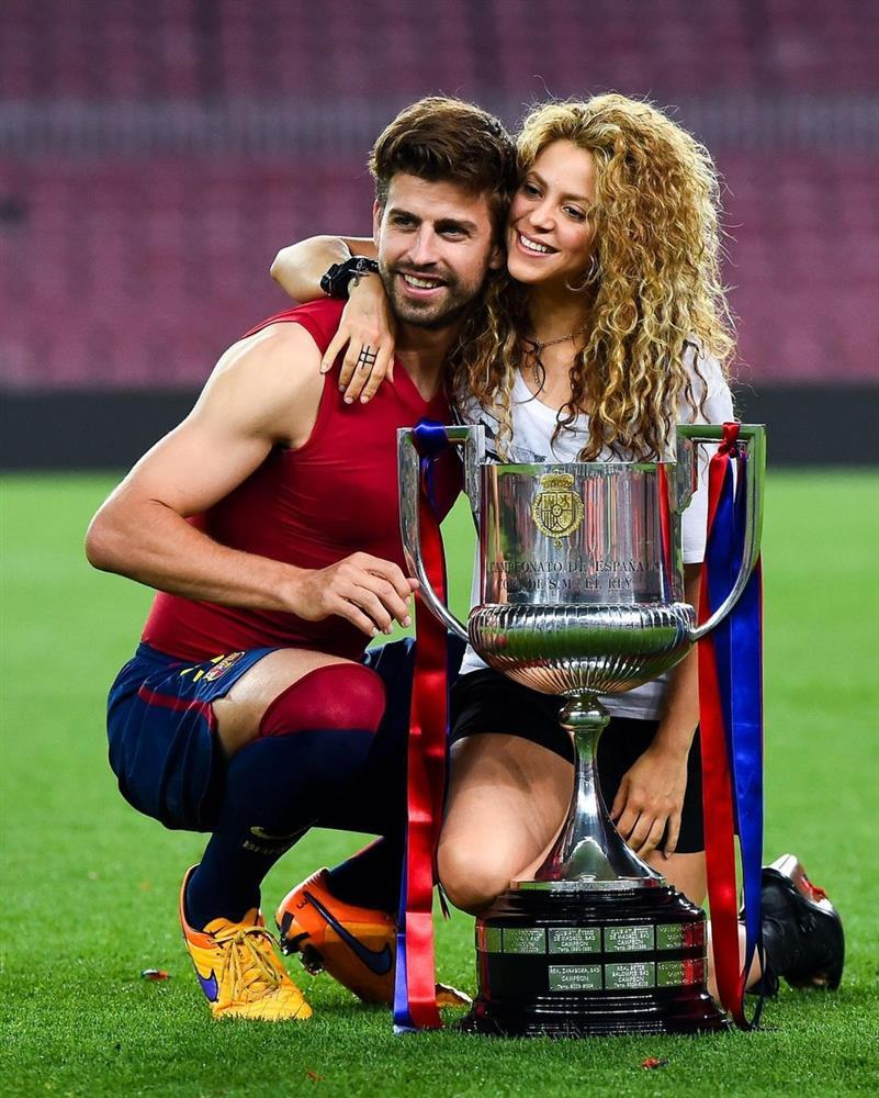 Shakira: Tôi dâng hiến hết cho Pique hơn 10 năm qua nhưng bị phản bội-2