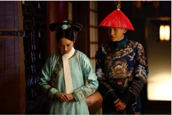 Khổ như cung nữ thời xưa, ban ngày phục vụ hoàng đế, ban đêm hầu hạ thái giám-1