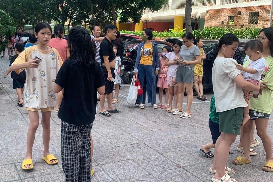 Lên mạng xin việc, bé gái bị bán vào quán karaoke-2