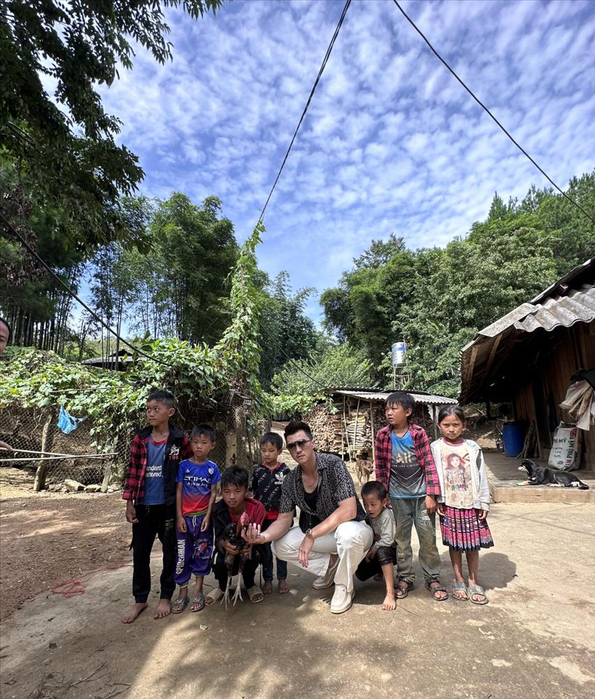 Vẻ bụi bặm của Hà Việt Dũng - kẻ buôn ma túy vùng biên trong Cuộc Chiến Không Giới Tuyến-8