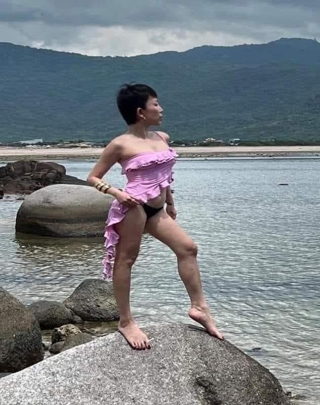 Ca sĩ Tóc Tiên gỡ gạc hình ảnh sau khi nhờ chồng chụp hình sống ảo nhưng bị dìm không thương tiếc-2