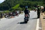 Thiếu niên diễn xiếc trên mô tô trước cổng UBND tỉnh Vĩnh Long-3