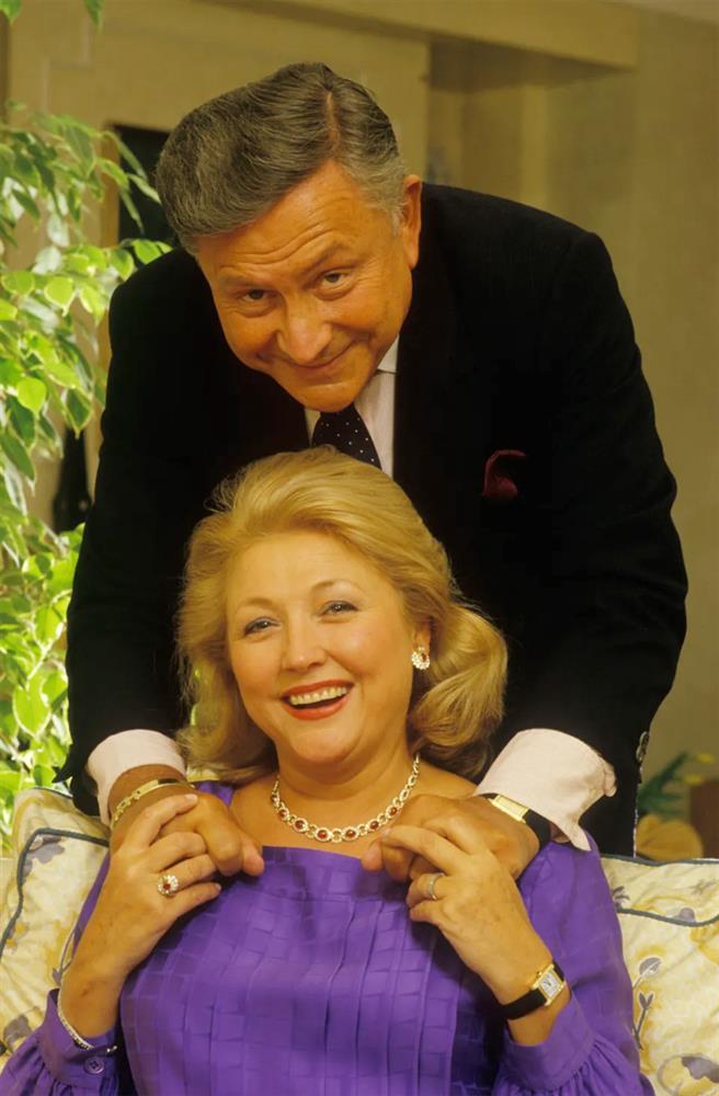 Nữ nhà văn triệu phú có chồng tài năng, không sinh con vẫn hạnh phúc suốt 50 năm-2