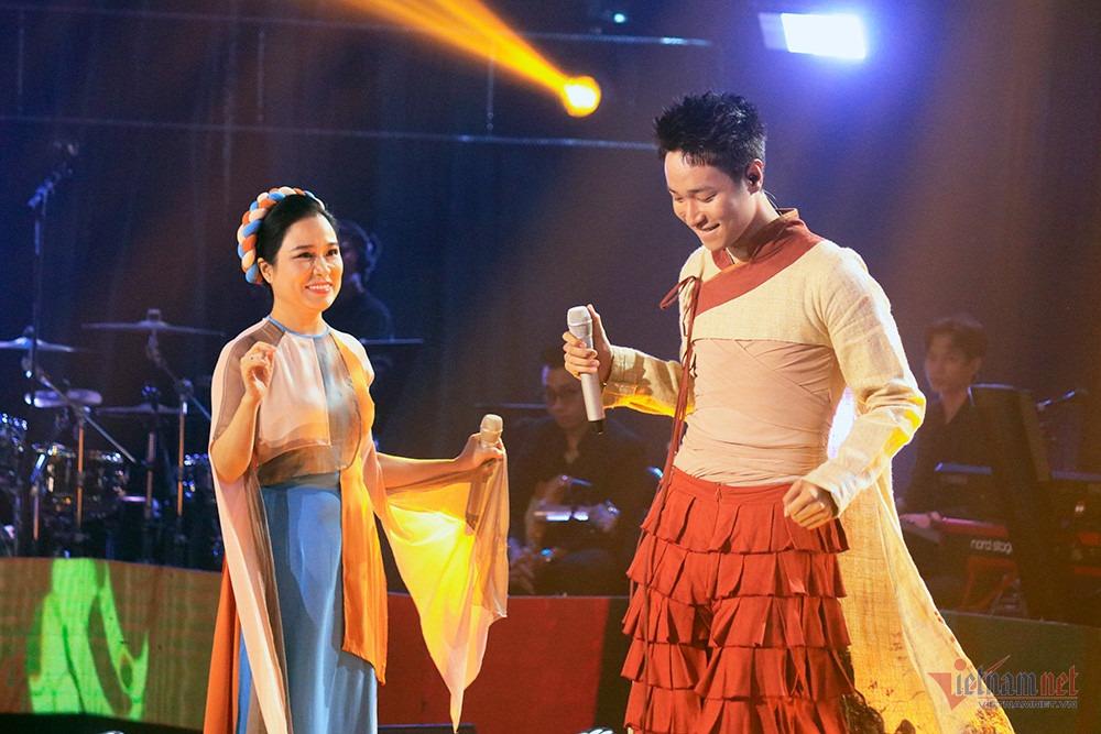 Phản ứng của Mỹ Tâm khi được thí sinh hỏi ‘bao giờ lấy chồng’-11