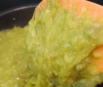 Món ngon cuối tuần: Cách làm cốm xào dừa dẻo thơm, ngọt béo-3