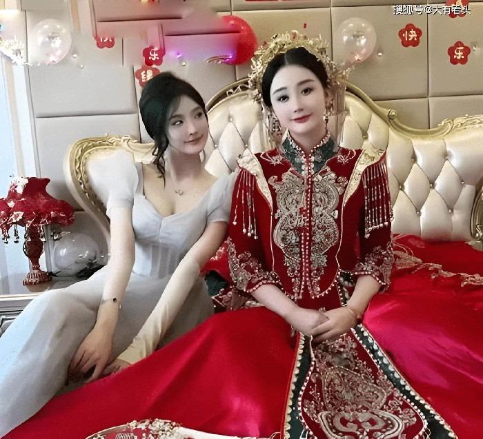 Vì quá xinh đẹp, phù dâu bị cư dân mạng chỉ trích chiếm sóng cô dâu-3